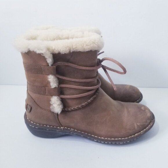 UGG Shoes - UGG Rianne Boots Size 7 Chestnut Shearling Lined